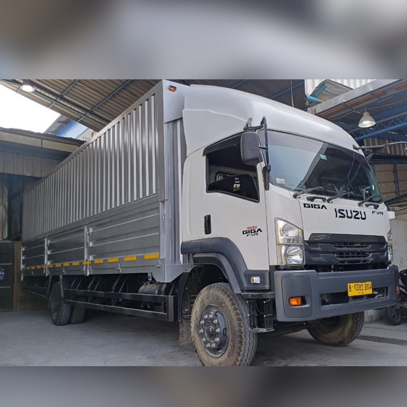 Jasa Muatan Tronton FVR U Wing Box Tertutup Sumut Medan ke Jabodetabek Balikan atau Return Load